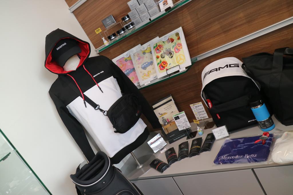 AMGのトレーナー入荷しました！