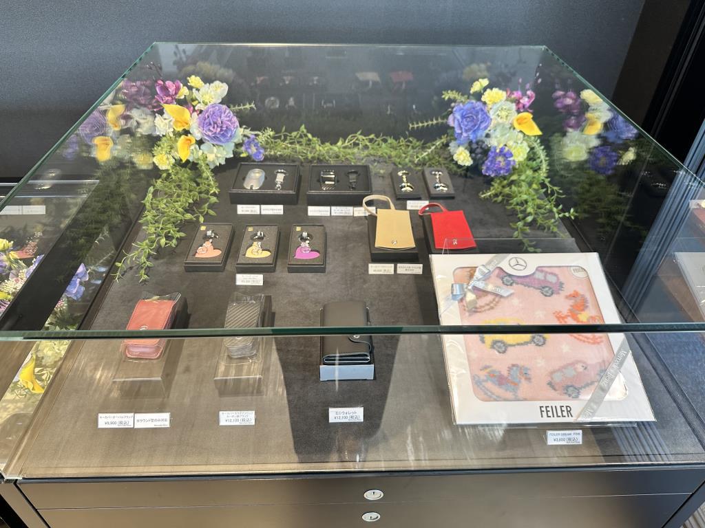 コレクションショーケース＆ディスプレイ棚が華やかになりました
